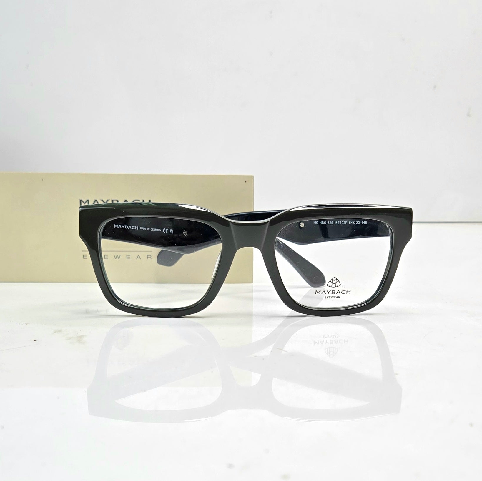 MBACH EYEGLASS