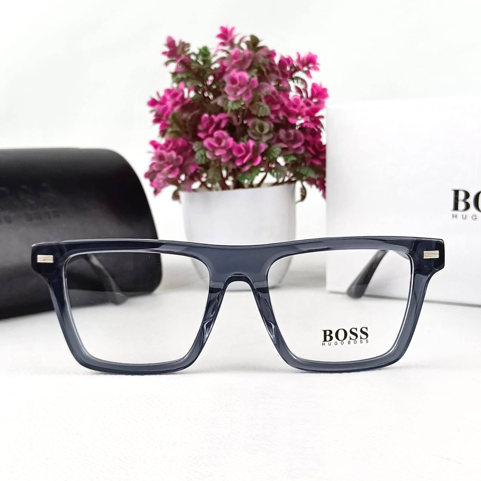 BOSS EYEGLASS
